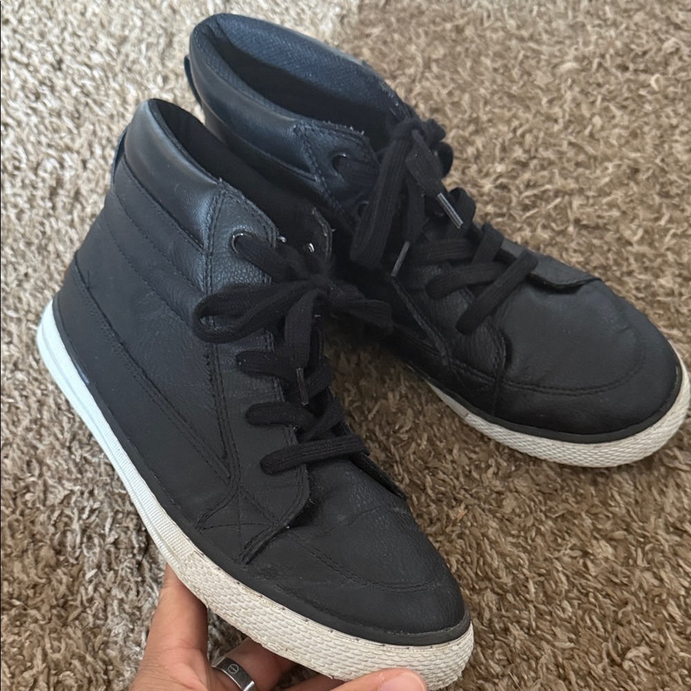 Place Black High-Top Kids Shoes